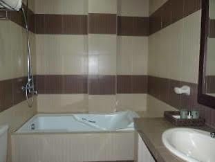 La Roca Veranda Suites & Restaurant Legazpi Extérieur photo