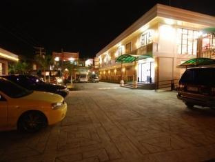 La Roca Veranda Suites & Restaurant Legazpi Extérieur photo